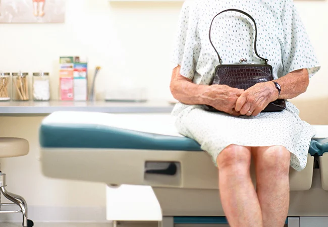 Sa tử cung người già: nguyên nhân, hướng điều trị hiệu quả