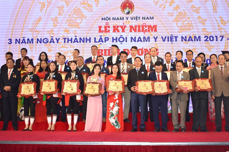Kỷ niệm 3 năm thành lập Hội Nam Y Việt Nam: Viết tiếp chặng đường Lương y như từ mẫu Kỷ niệm 3 năm thành lập Hội Nam Y Việt Nam: Viết tiếp chặng đường Lương y như từ mẫu