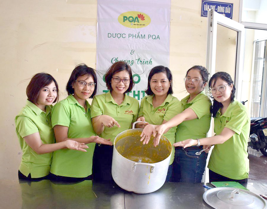 Chương trình thiện nguyện tháng 7: Nồi cháo yêu thương Chương trình thiện nguyện tháng 7: Nồi cháo yêu thương